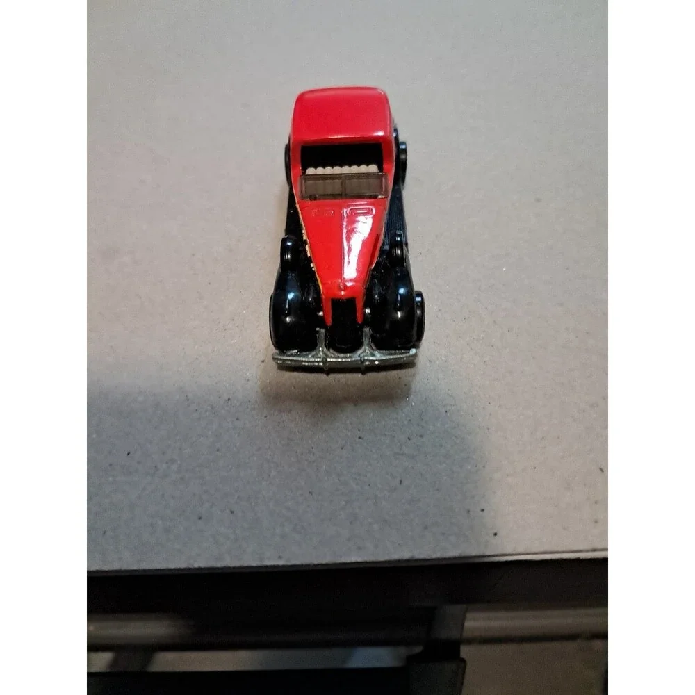 Vintage 1987 Hot Wheels Jammin Tours Red ‘35 Classic Caddy - Diecast (Loose)